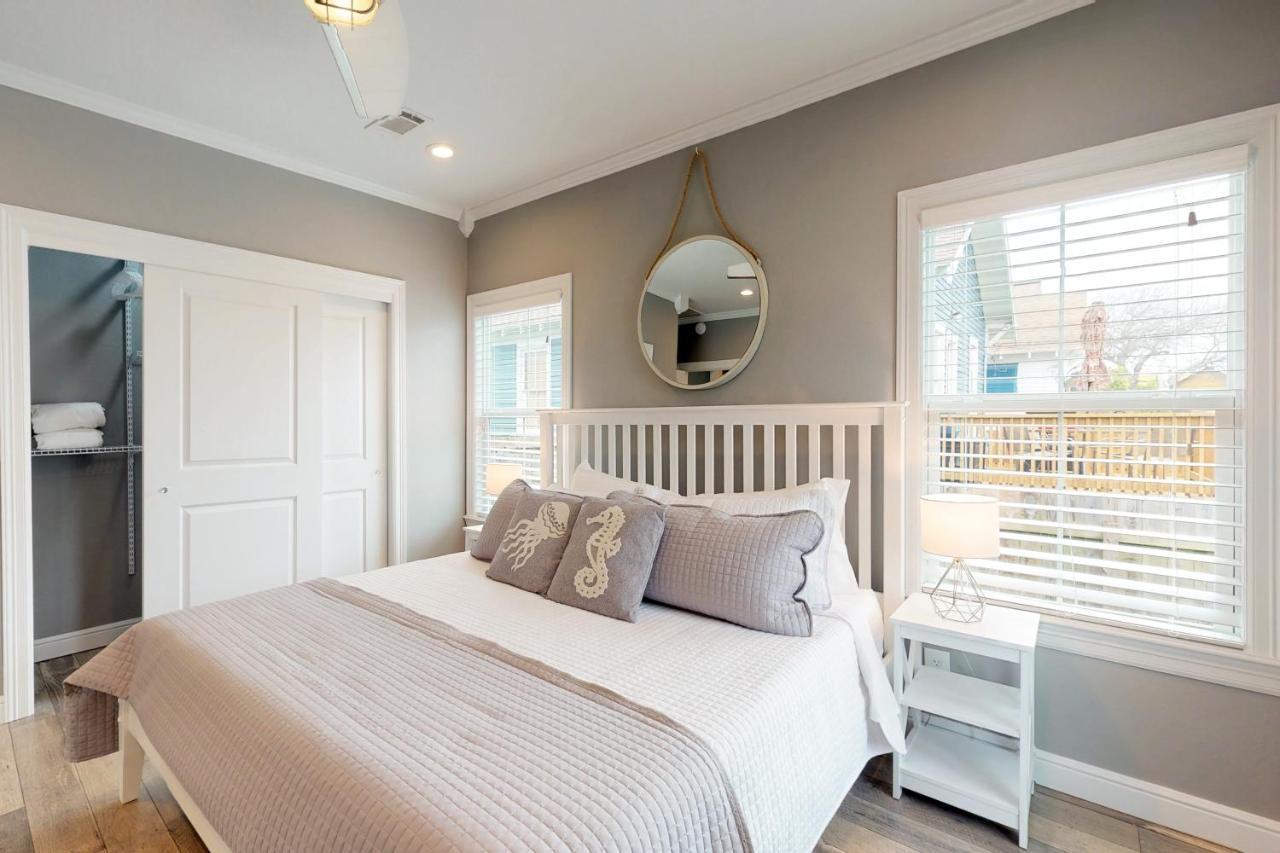 The Breezy Bungalow Galveston Buitenkant foto
