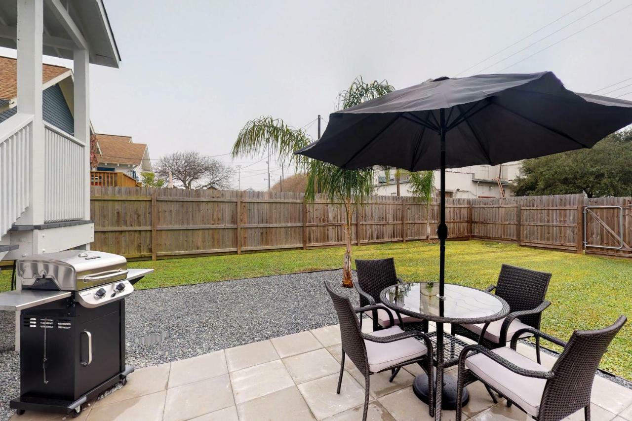 The Breezy Bungalow Galveston Buitenkant foto